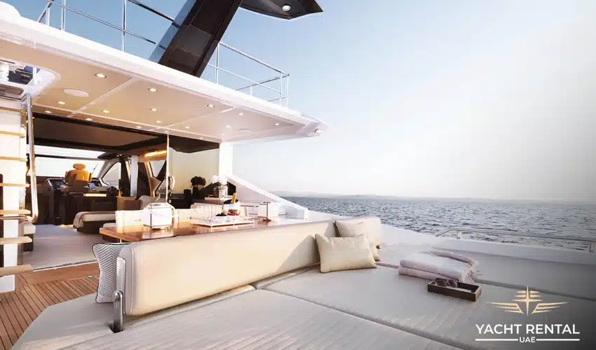 What to Expect on a 1 Hour Yacht Ride Dubai