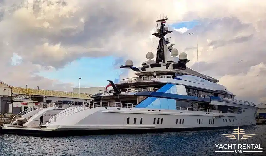 Jerry Jones Yacht