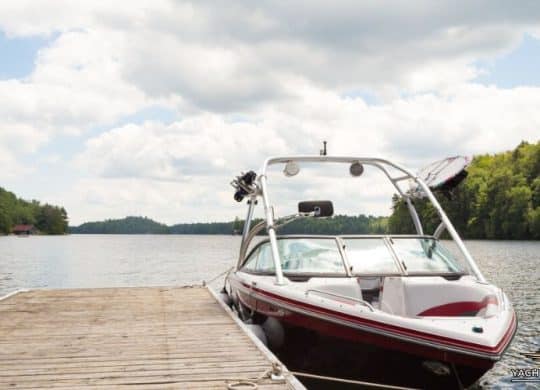 How to Dock a Boat in Calm Conditions