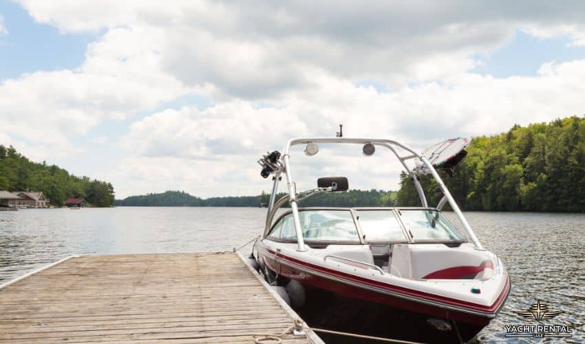 How to Dock a Boat in Calm Conditions
